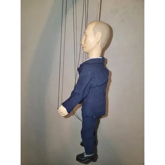 Russian President / Vladimir Vladimirovich Putin Marionette - Picture 9 of 10